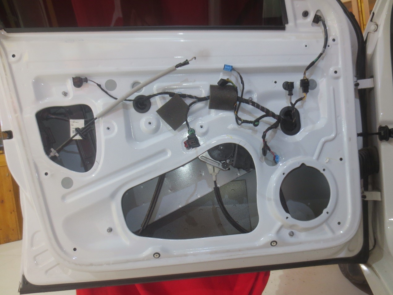 大众朗逸音响怎么只有一边有声音,大众朗逸音响突然不响了怎么回事