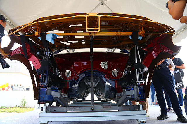 王闯试驾华晨宝马x3,不带l的轿车