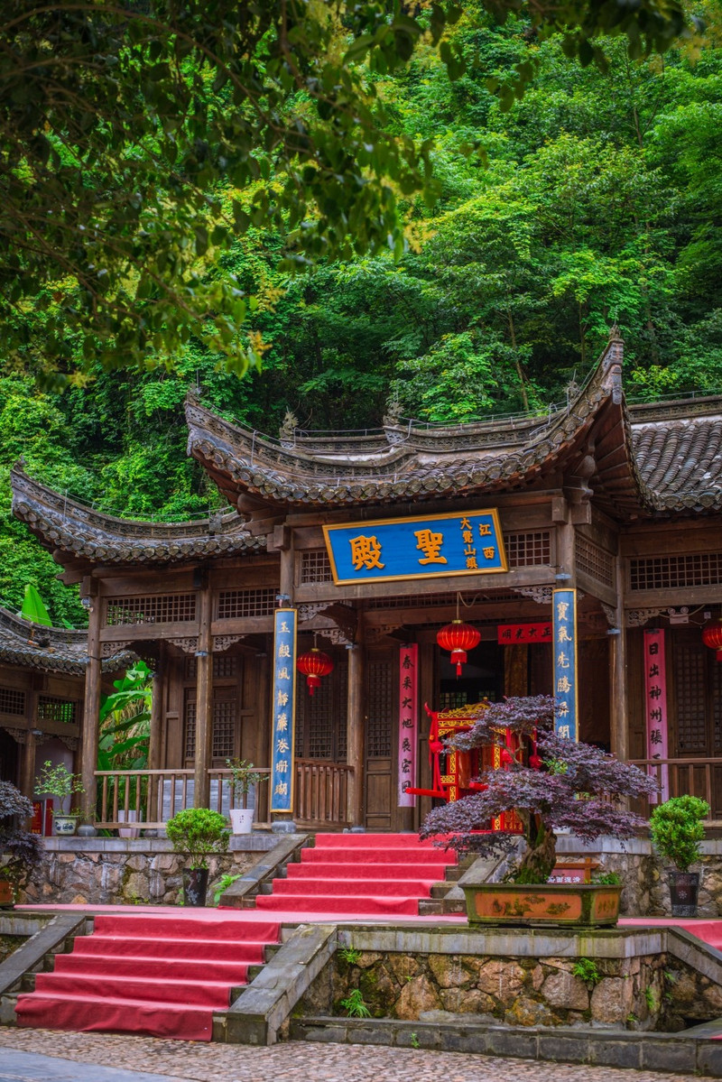 深山峡谷中的江西大觉山,江西大觉山风景优美