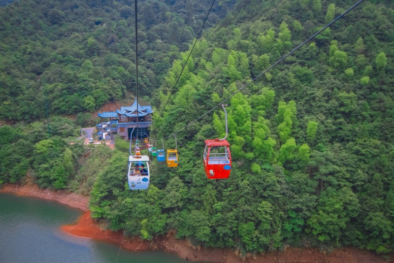 深山峡谷中的江西大觉山,江西大觉山风景优美