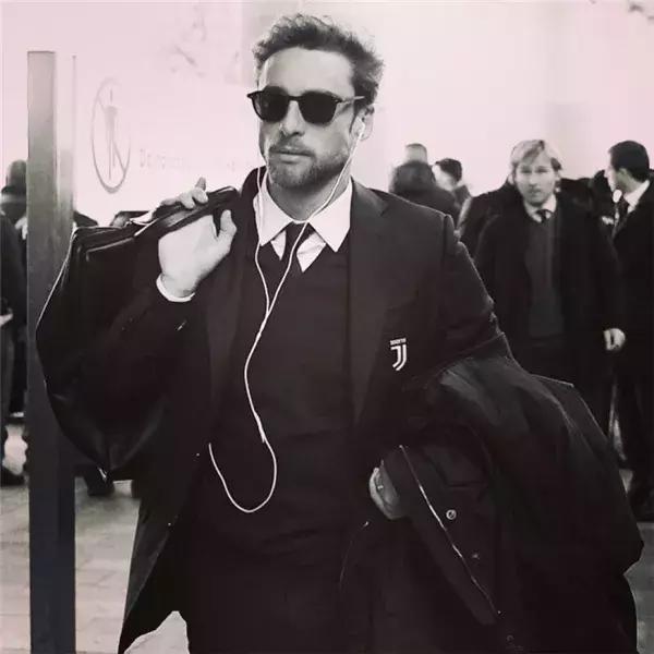 从姐弟恋到保姆上位世界杯球星背后的女人都不简单