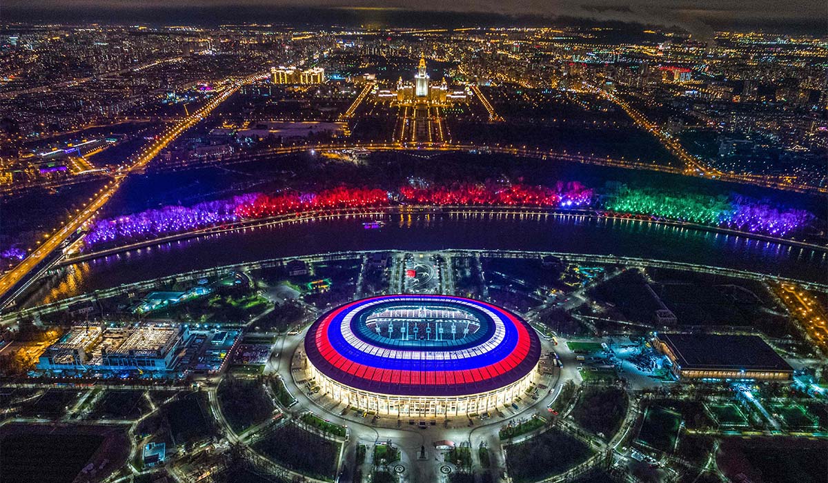 怂了？英格兰超1300名足球流氓被禁止入俄境内，球票预售创新低