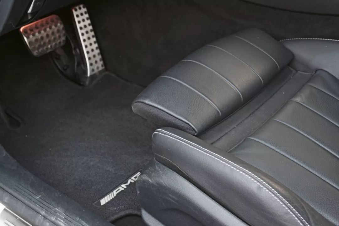 10年奔驰e200试驾视频,夜空中最亮的星惊艳版