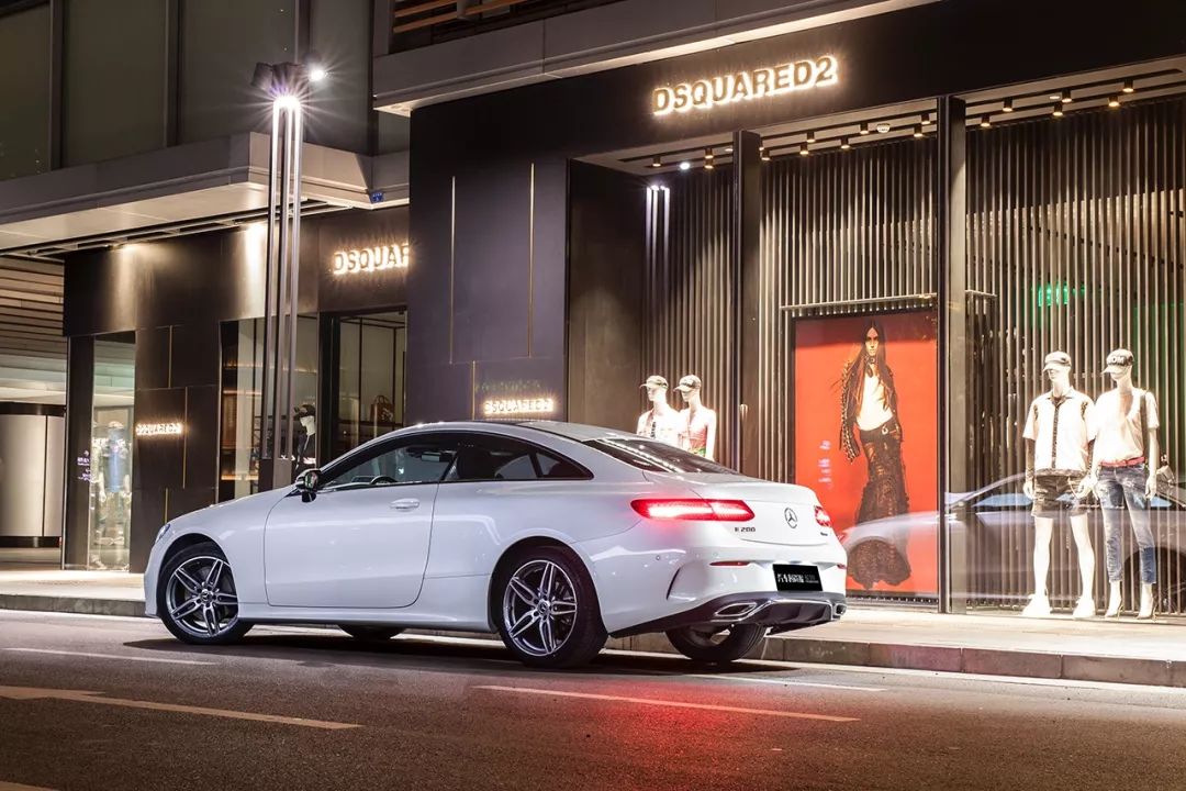 10年奔驰e200试驾视频,夜空中最亮的星惊艳版