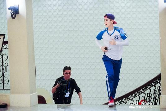 2018年鹿晗踢球,鹿晗雪地足球赛