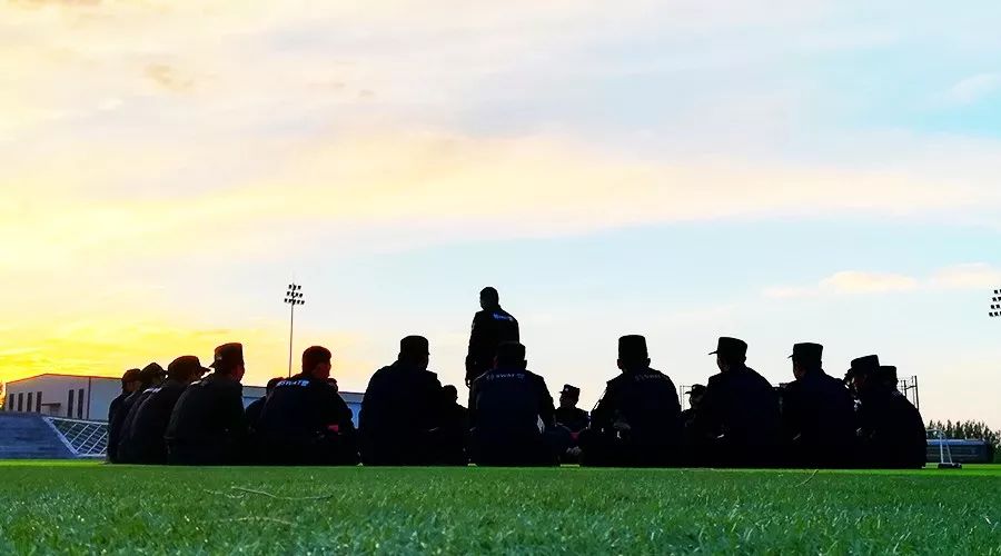 警务实战教官为民警讲授实战技能,警务实战教官需要具备哪些能力