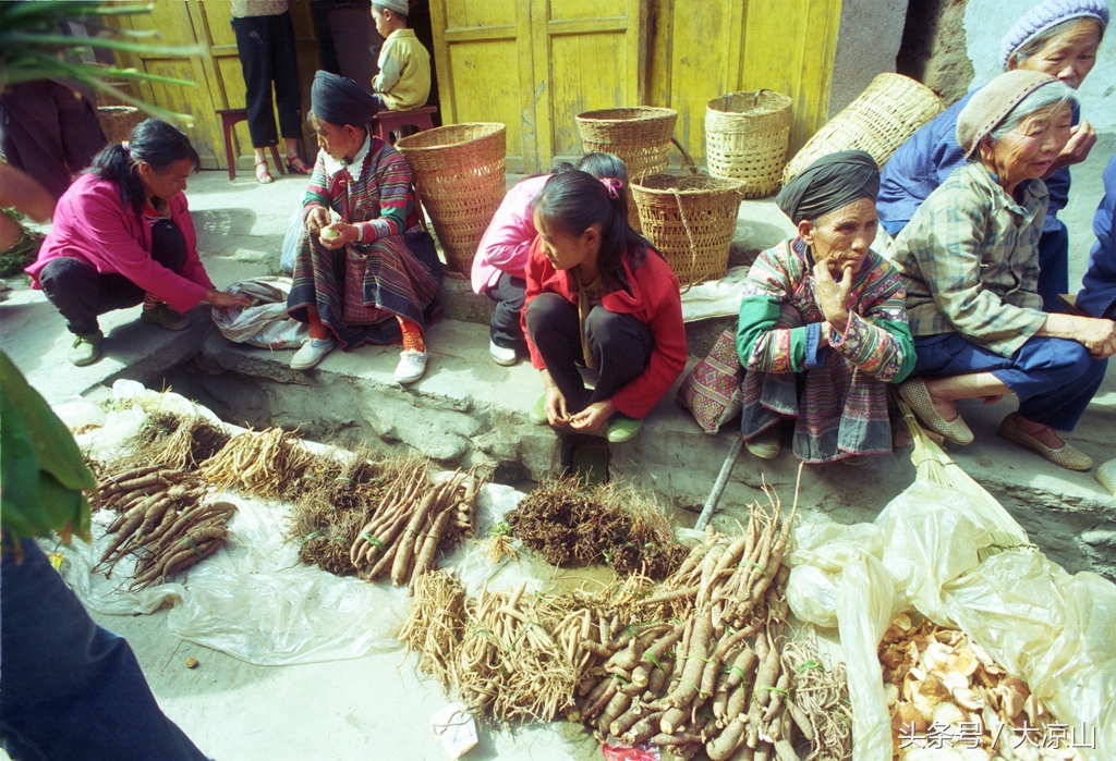 相机记录德昌端午节19年传统端午在大凉山非常火爆今年县政府主办值得期待