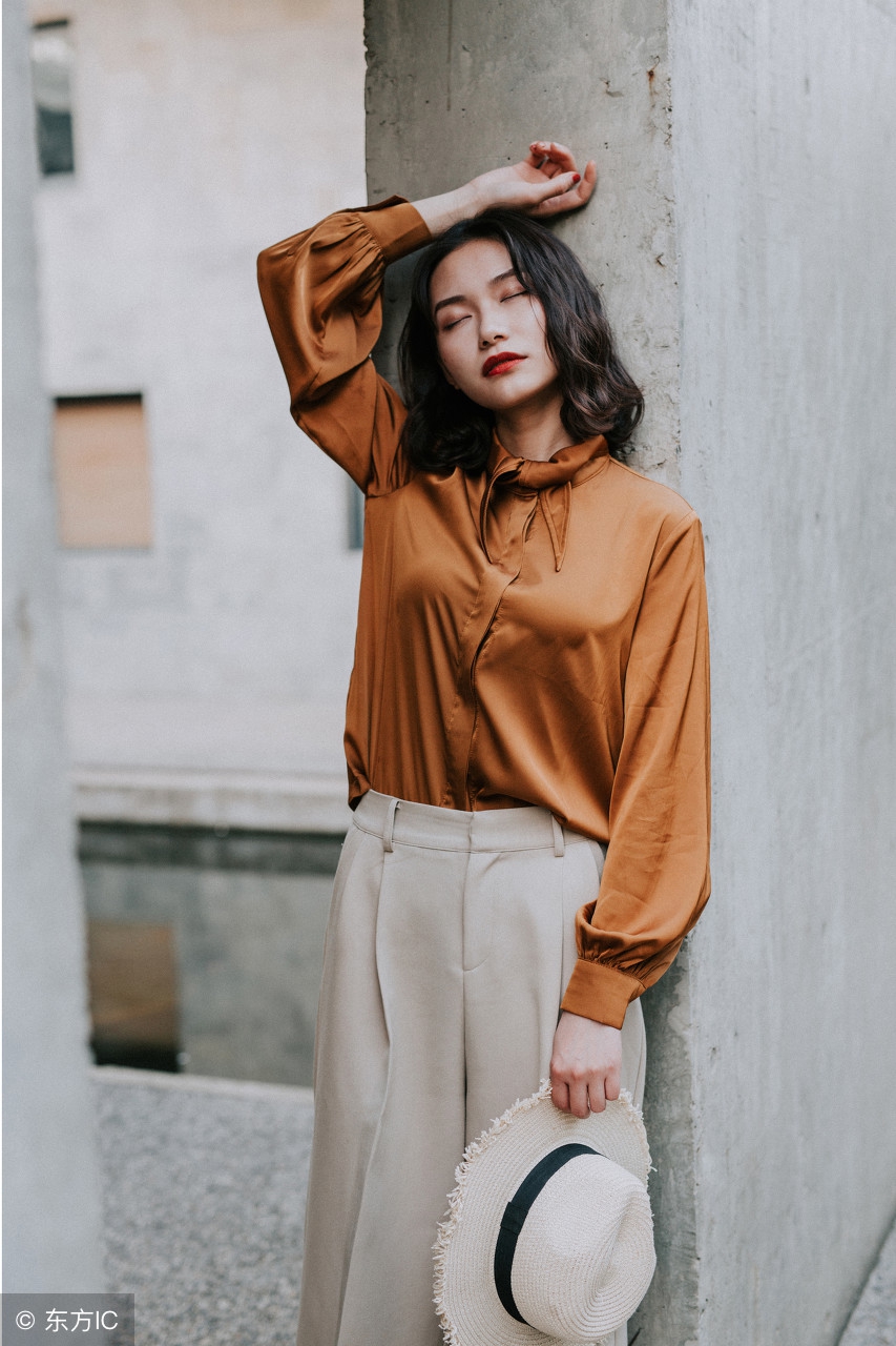 潮穿搭配什么口红,休闲风穿搭适合什么口红