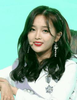 杨超越送吴宣仪的衣服,杨超越吴宣仪穿粉红衣服