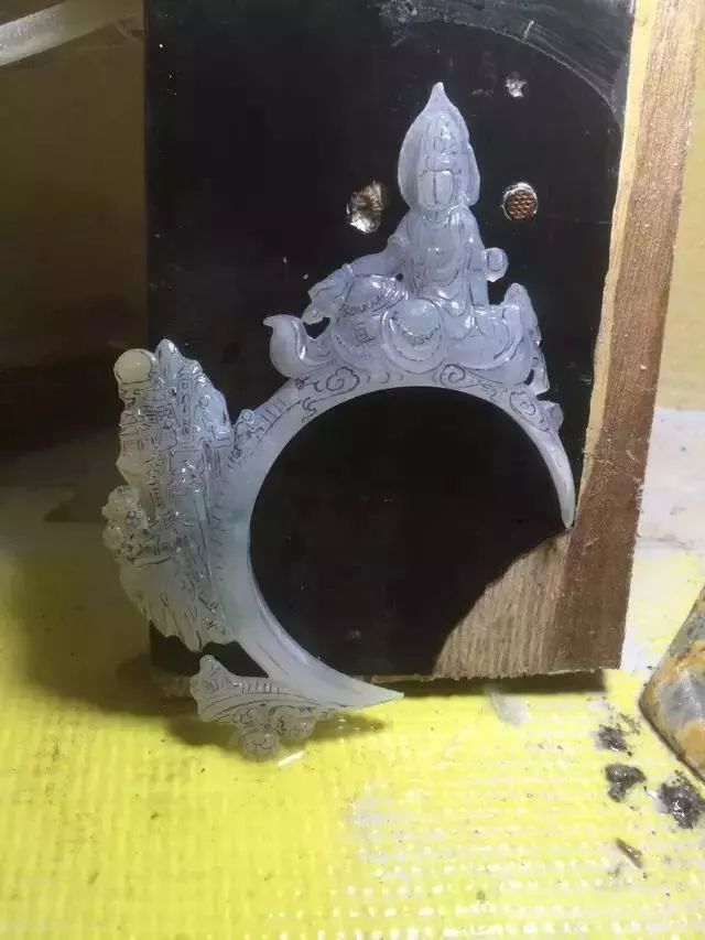 翡翠废料去哪收,翡翠原石不要了怎么处理好