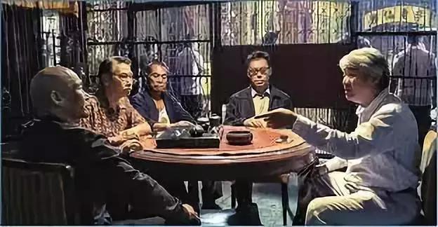 坐飞机时托运的行李都经历了什么,飞机行李托运经历了什么