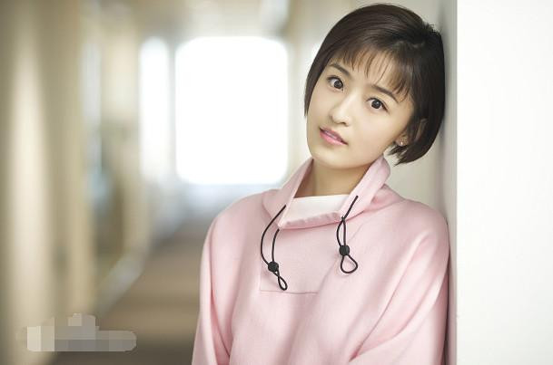 杨茗茗18世界杯,央视足球女主持人杨茗茗