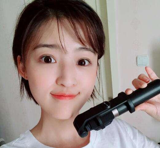 杨茗茗18世界杯,央视足球女主持人杨茗茗
