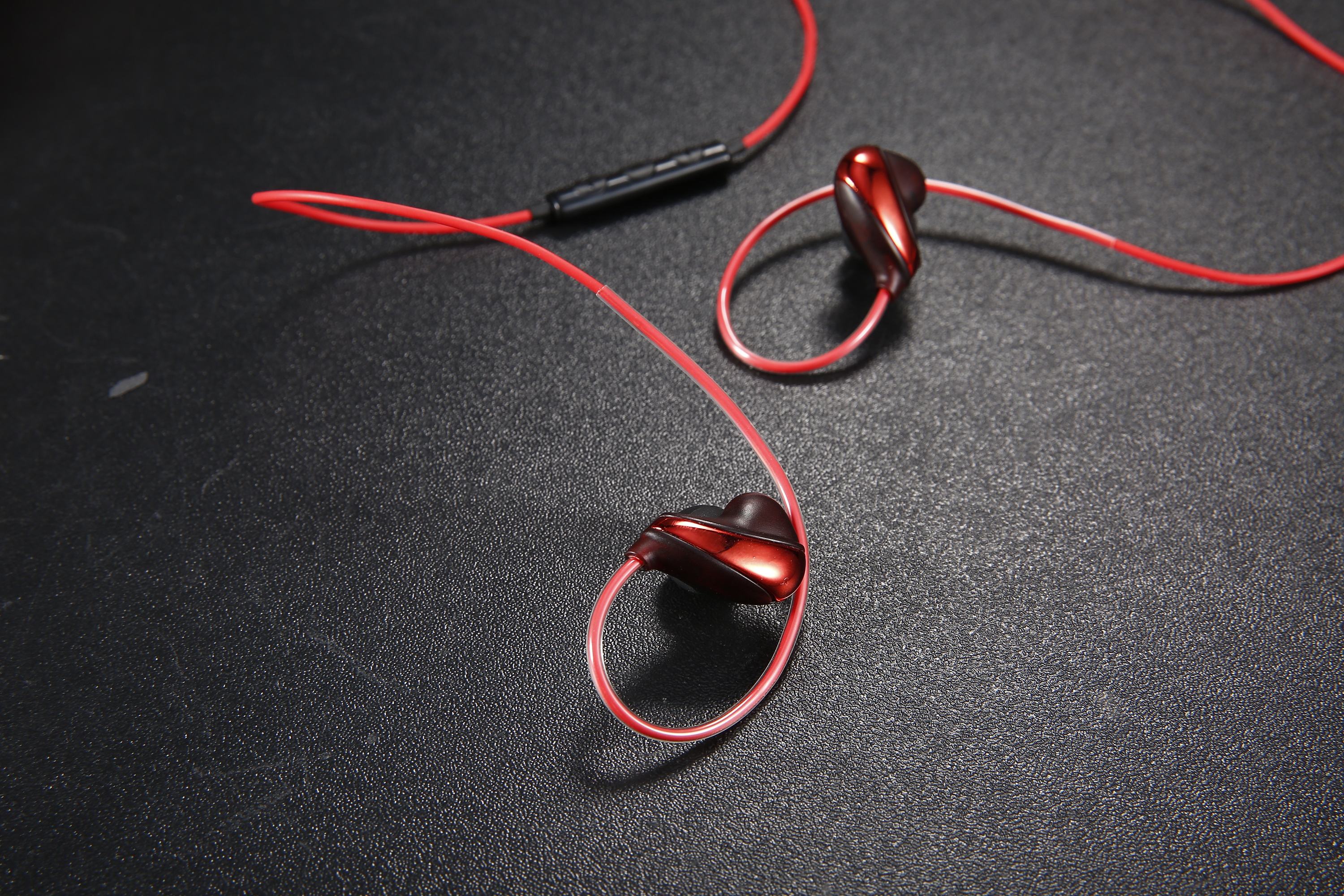 手机屏幕太脏了正确处理方法,手机后屏脏东西怎么处理