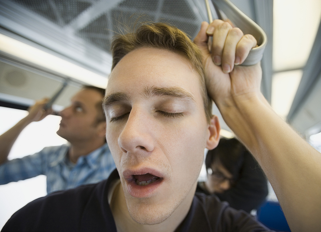 为什么每天都想早点睡觉,如果睡不着第二天如何保持好精神