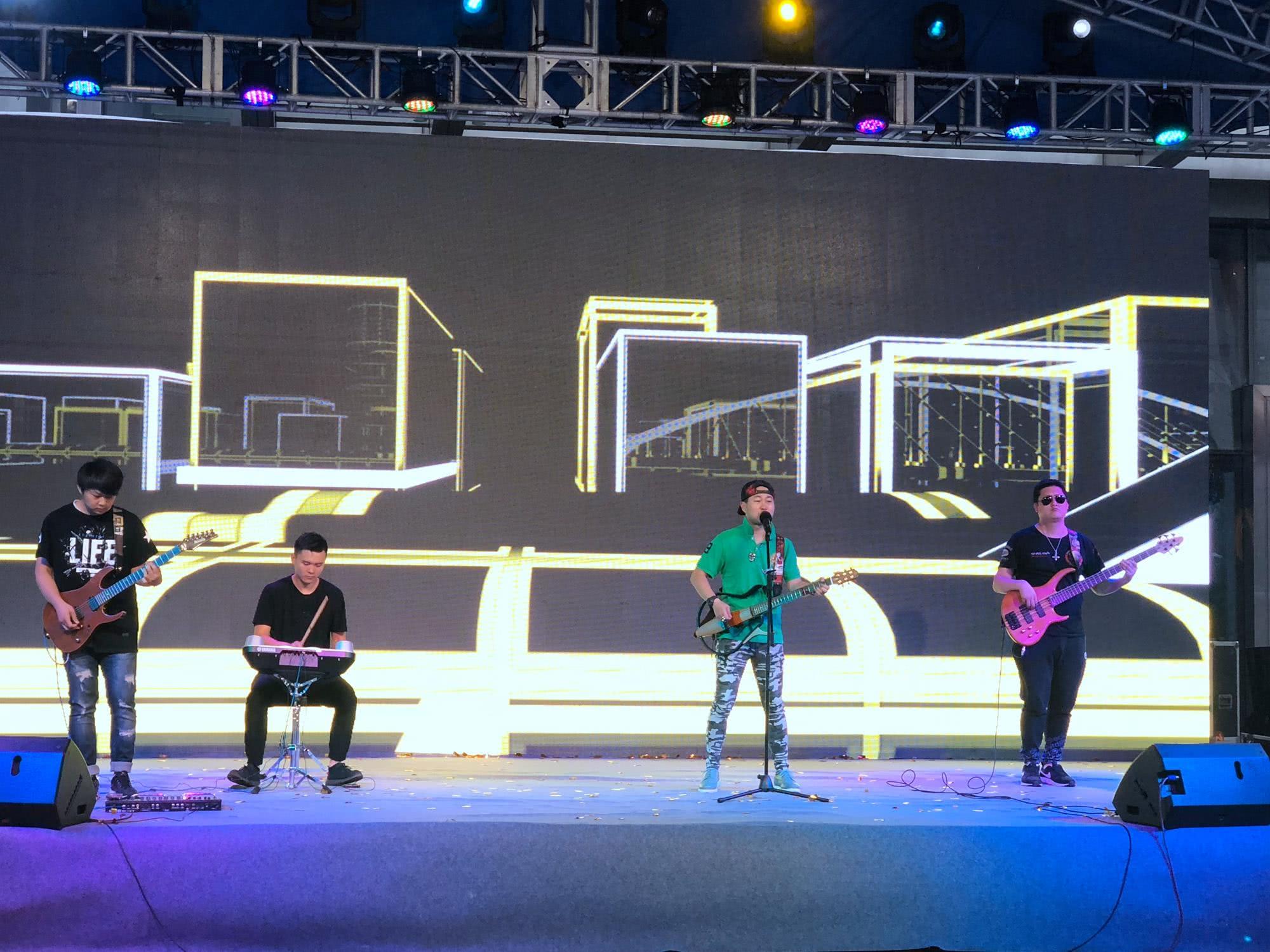 激情世界杯欢乐大融城青岛CBD之夏开启足球啤酒狂欢节