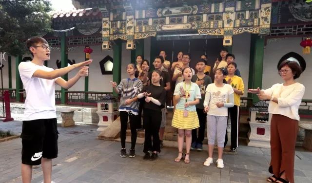 “无声孩子”用镜头向世界表白：“如果没有声音，就用快门让世界充满色彩”