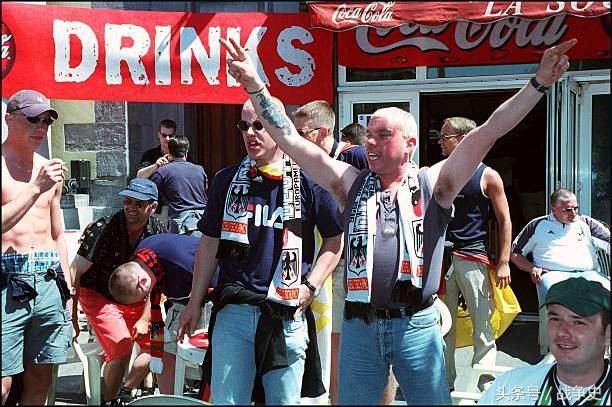 英国足球流氓夸自己战斗力高，这两国人笑了，莫斯科保卫战将再现