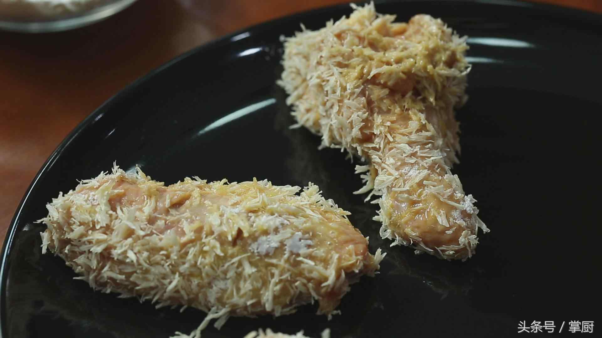 怎么做炸鸡翅才好吃又酥脆,想吃炸鸡翅这样做外焦里嫩