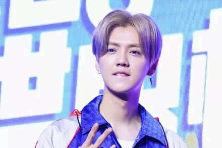 鹿晗是最会踢足球的明星,娱乐圈里喜欢鹿晗的明星