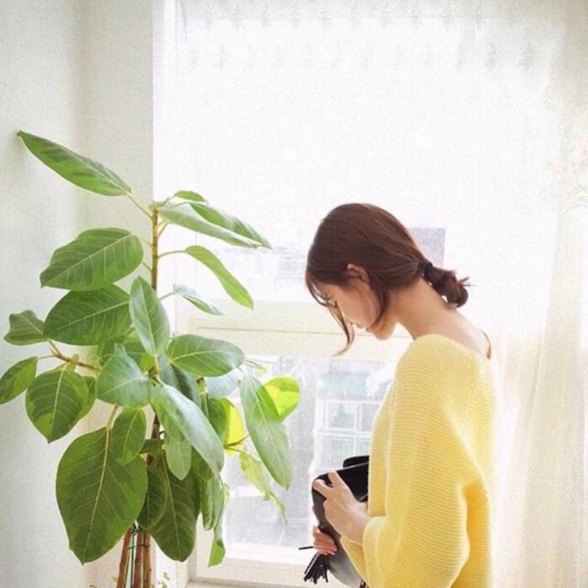 为了他的情人，不惜弄残右腿、把她送进监狱，强行注射D品