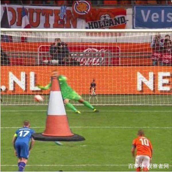 冰岛导演扑出梅西点球今天快被冰岛人笑岔劈了!