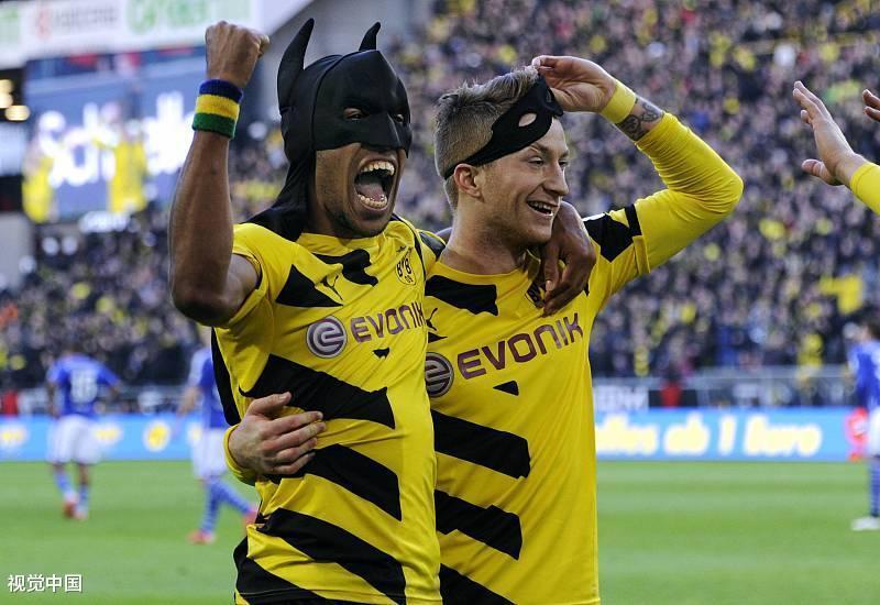 「足坛趣事」细数足坛球员十大进球庆祝动作（上）！