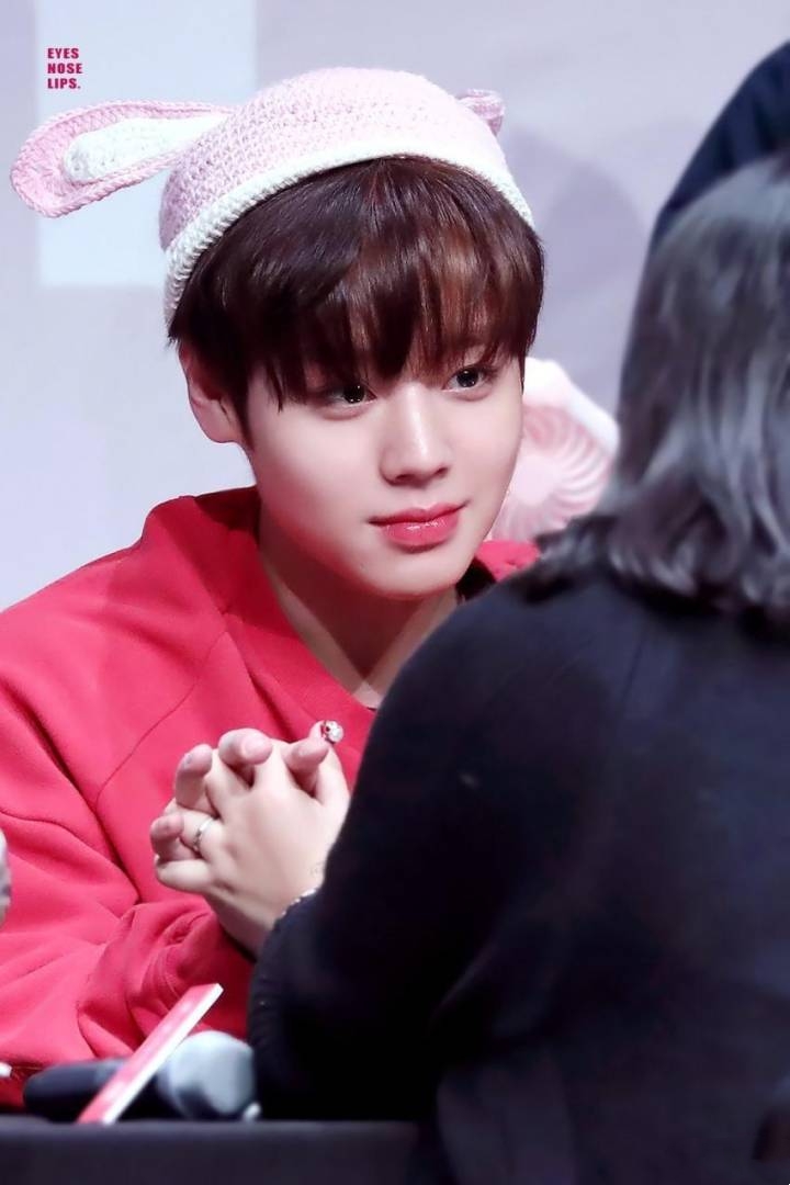 朴志训看到粉丝的应援,pann热议