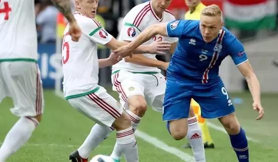 2022世界杯梅西点球被扑出,洛里为什么没把梅西点球扑出