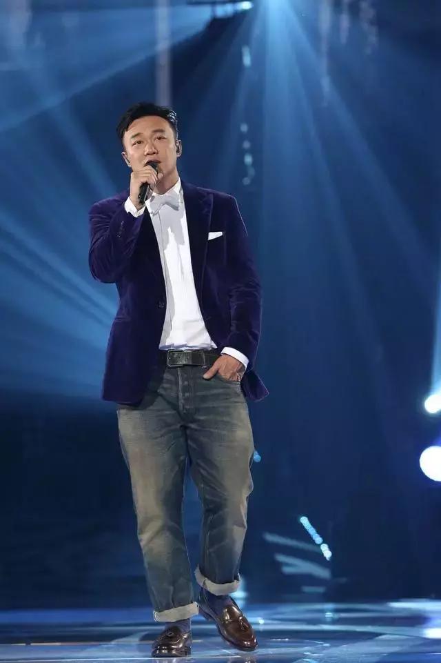 陈奕迅世界杯现场完整版,陈奕迅世界杯获奖视频