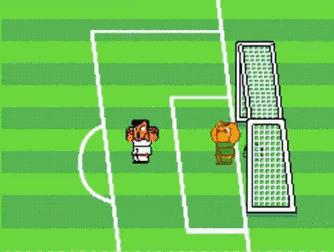 在这款比拼技巧的足球游戏中,所有玩家都努力“踢烂”对手的屁股