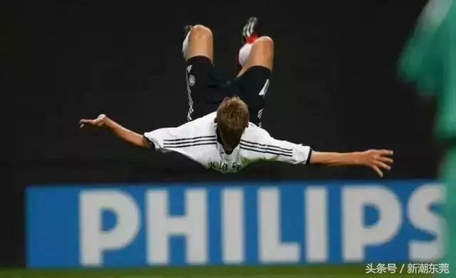 世界杯庆祝搞笑动作,世界杯的经典庆祝动作