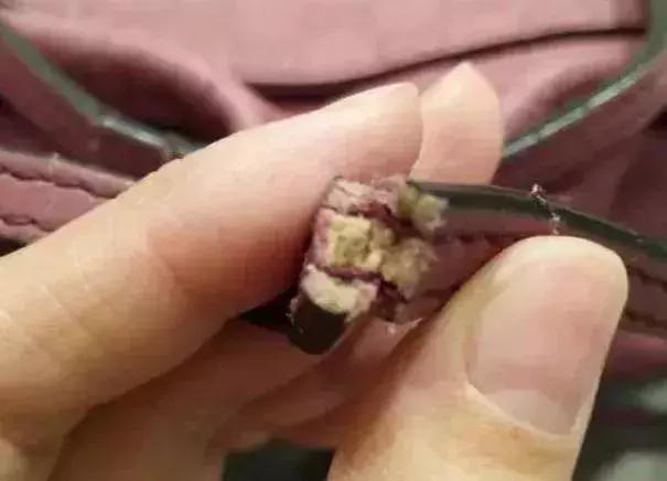 专柜买的包包是真的吗,我在实体店买的不知道是不是正品