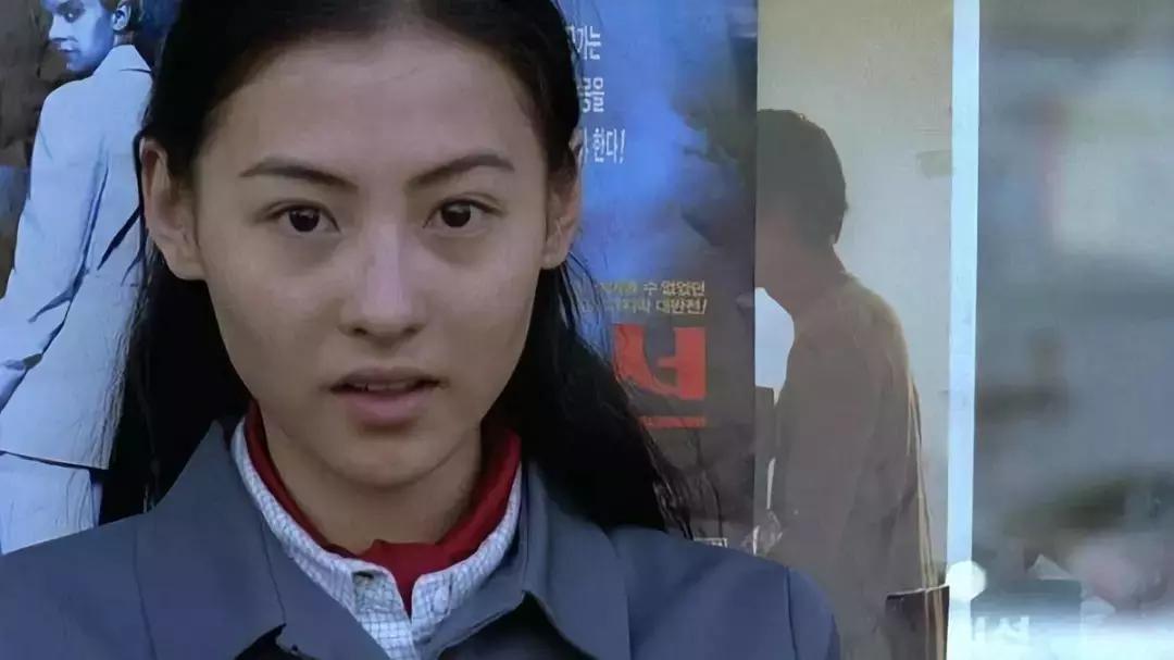 12岁的张柏芝到底是有多美呢,42岁的张柏芝有多迷人