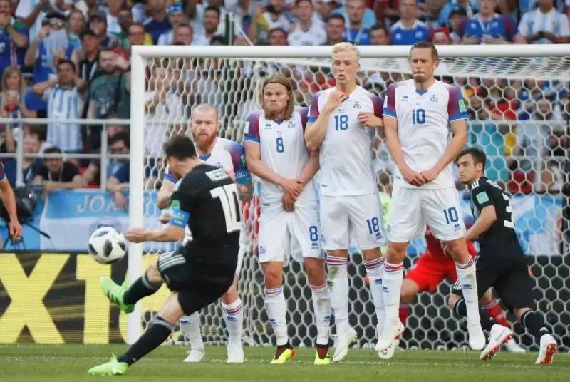 扑出梅西点球的人,梅西被扑出的点球