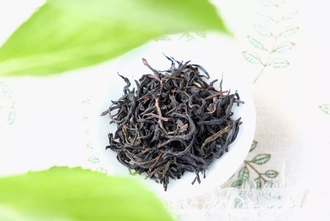 凤凰单丛茶水仙,凤凰单枞与凤凰单丛是两种茶吗