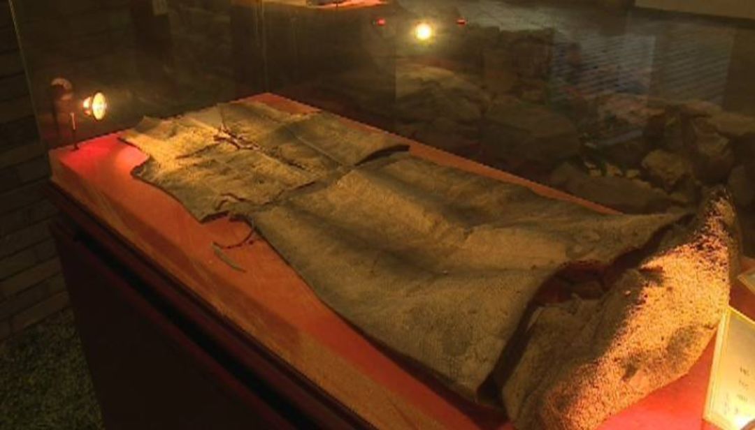 为什么少数民族的服饰都很好看,为什么少数民族衣服花里胡哨