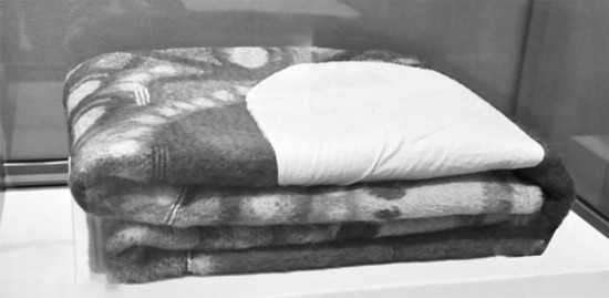 延安的故事与事迹,延安窑洞小油灯的故事