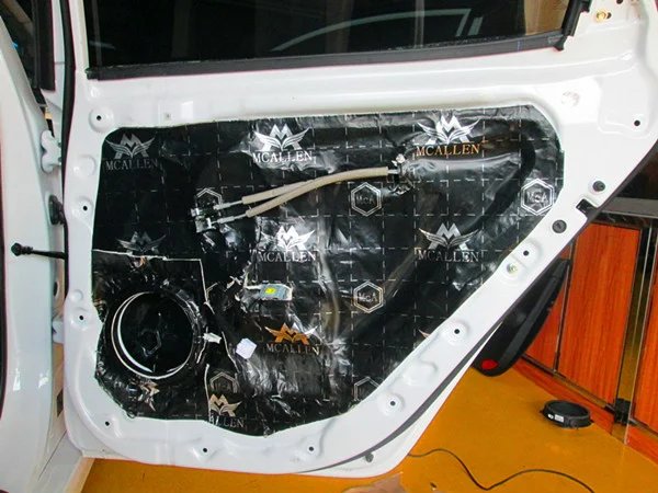 起亚k5音响改装最佳效果,起亚k5凯酷顶配改装音响