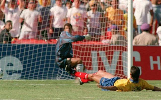 哥伦比亚世界杯乌龙球球员被杀,1994世界杯哥伦比亚队乌龙球