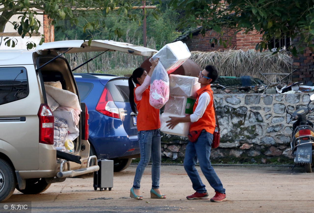 90后小伙很“傻”，成为村小二后，为村民选品，只选对的不选贵的