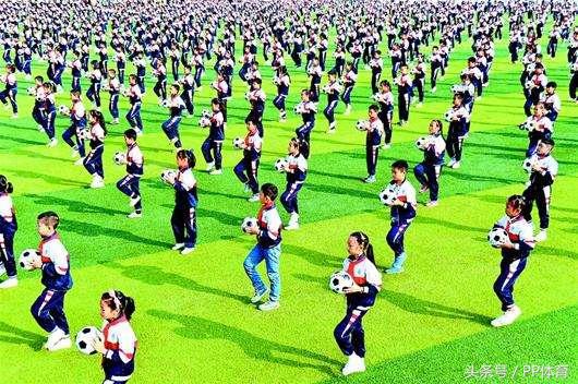 萨兰斯克奇迹背后日本校园足球如何成为造星工厂？