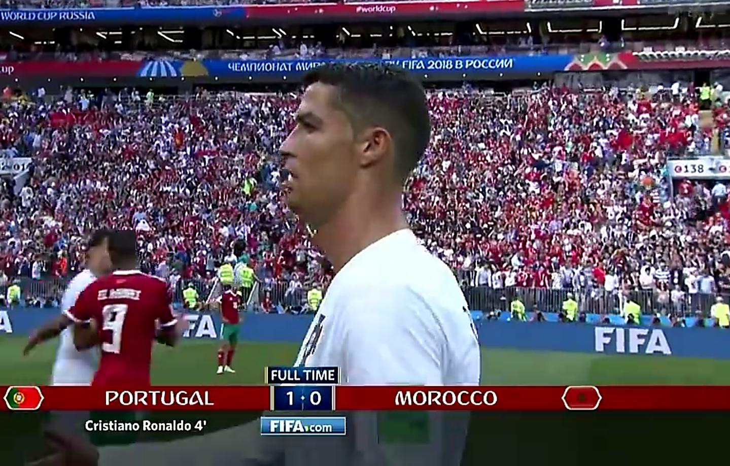 你是否注意到摩洛哥打飞的那一脚五星红旗在看台孤独的飘扬？