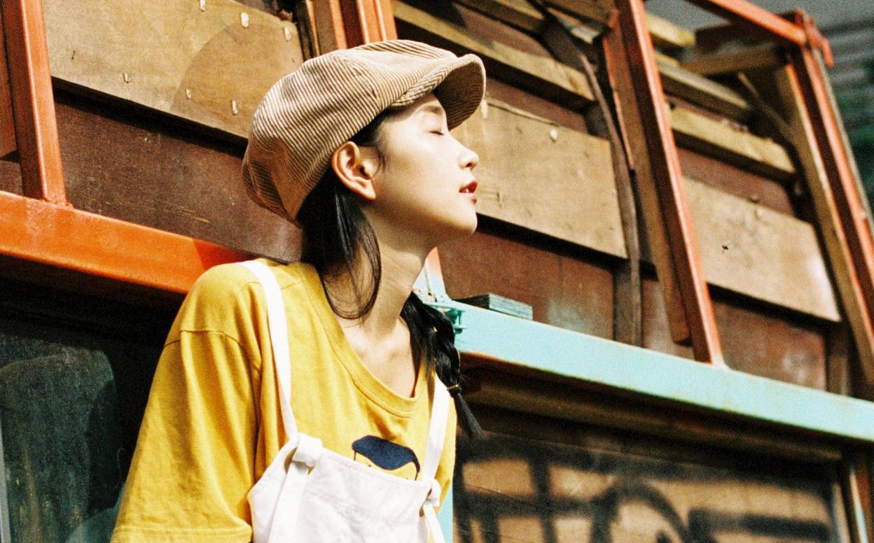 哪怕不喜欢也不会让你难堪的星座,愿意花时间陪男人看球的星座女