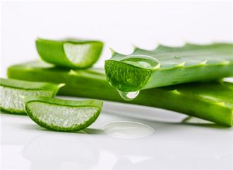 被蚊子咬到眼睛最快消肿止痒妙招,蚊子咬擦炉甘石和小苏打哪个止痒