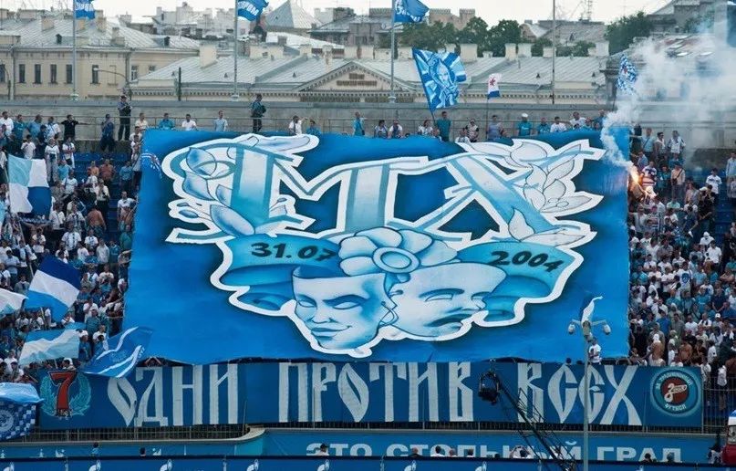 俄罗斯暴打英国足球流氓,俄罗斯足球怎么这么强