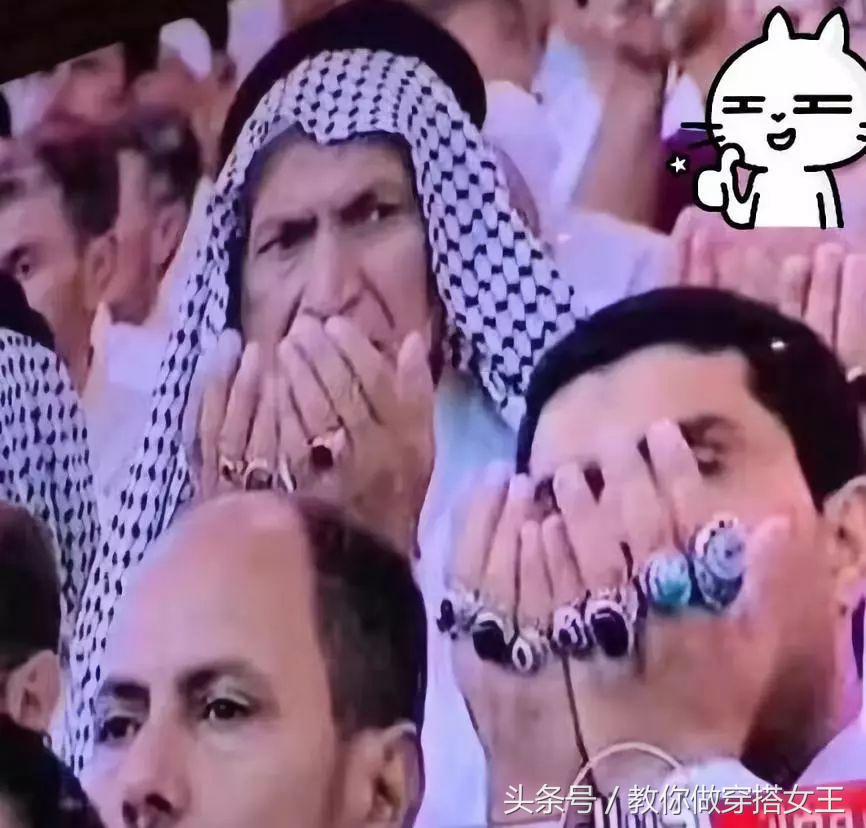 冬天看世界杯的正确打开方式,冷到发紫