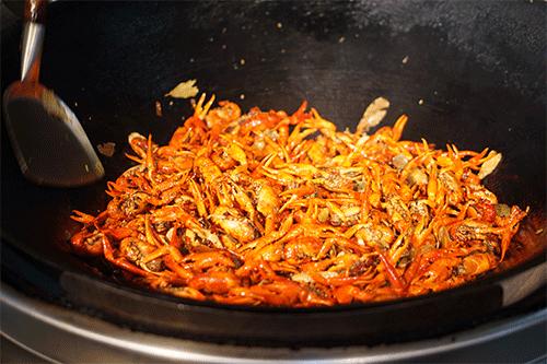 小龙虾征战世界杯,小龙虾与世界杯共狂欢