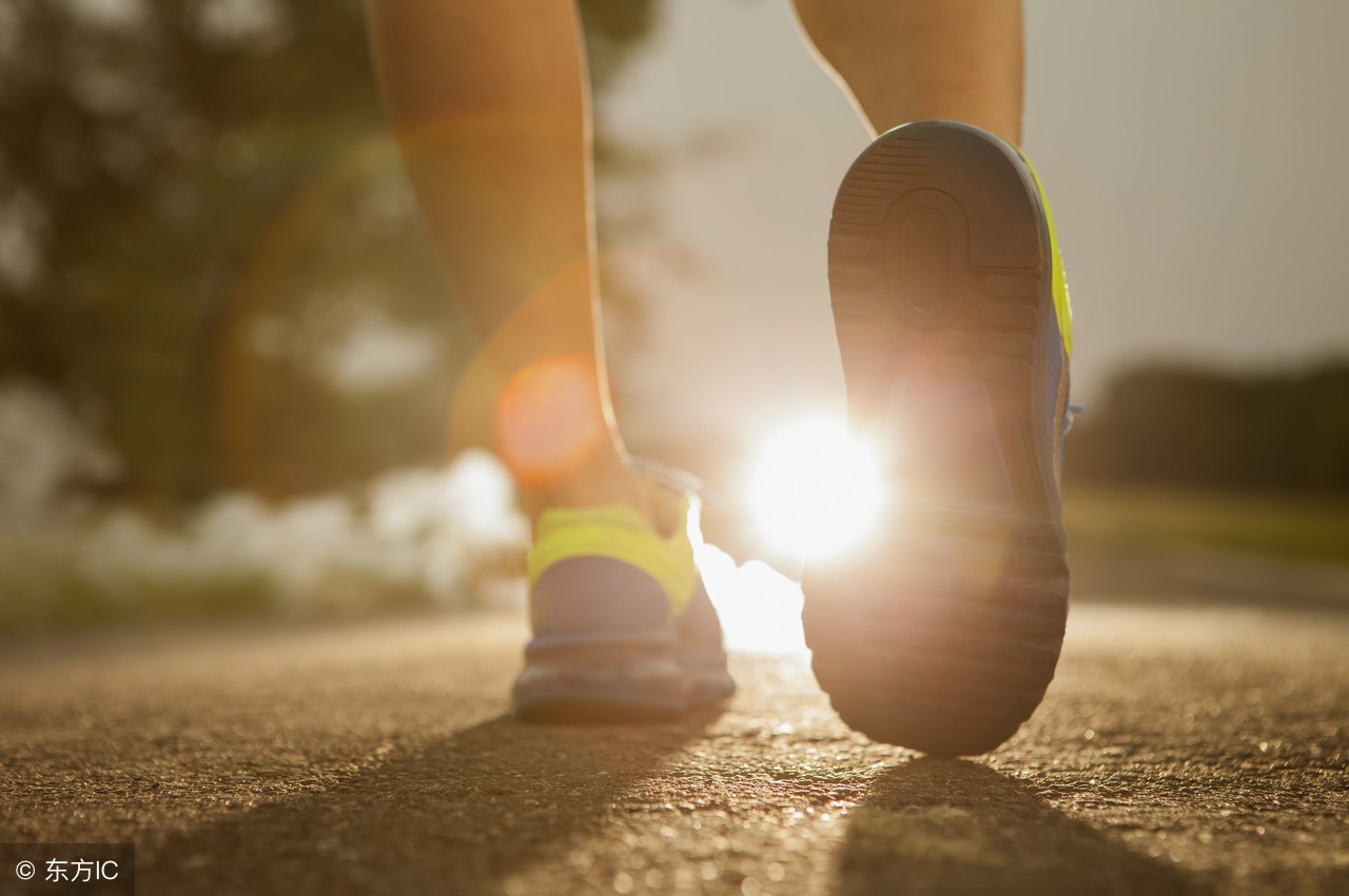 出现血尿怎么办呢,输尿管结石出现血尿怎么办