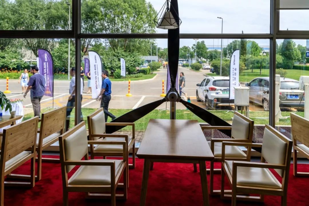 什么？你的当班飞行员，居然沉迷电玩？！